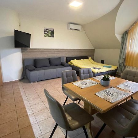 Apartmán Kuenszler Apartmanhaz Zamárdi Exteriér fotografie