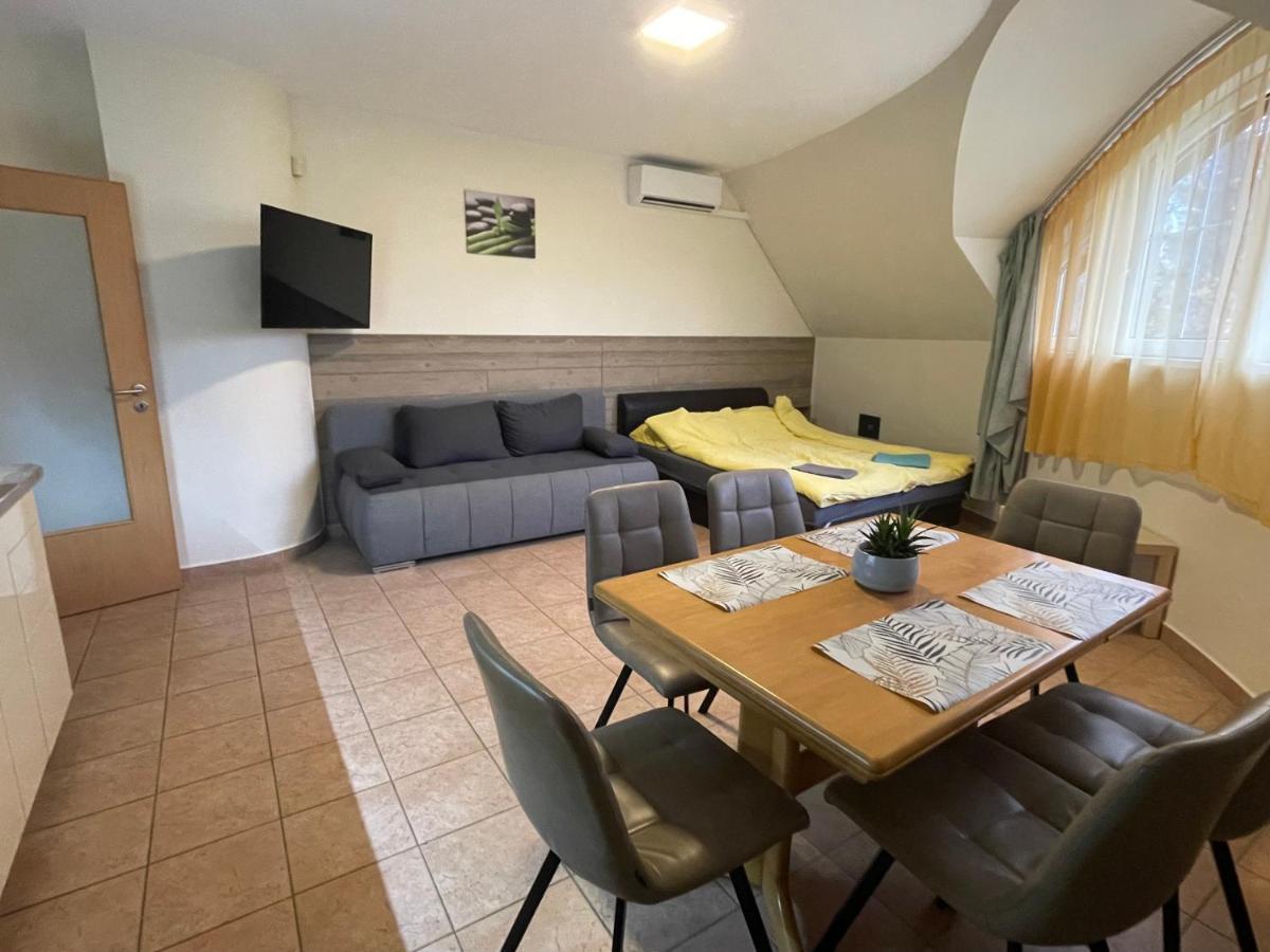 Kuenszler Apartmanhaz Zamárdi Exteriér fotografie