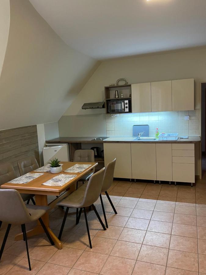 Kuenszler Apartmanhaz Zamárdi Exteriér fotografie